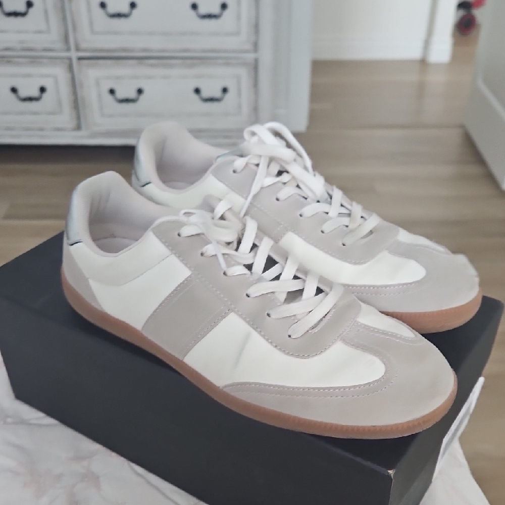 J. Crew Women's Beige and White Athletic Shoes